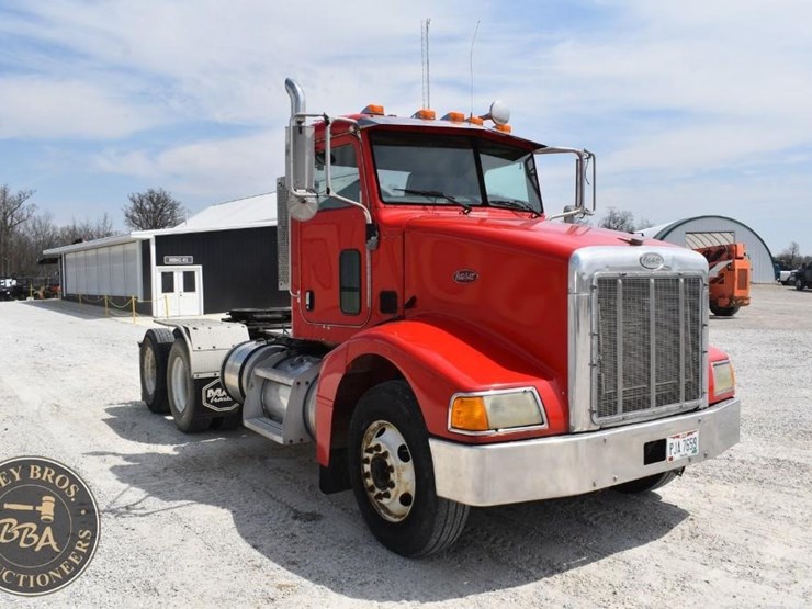 2005-peterbilt-385-image-12