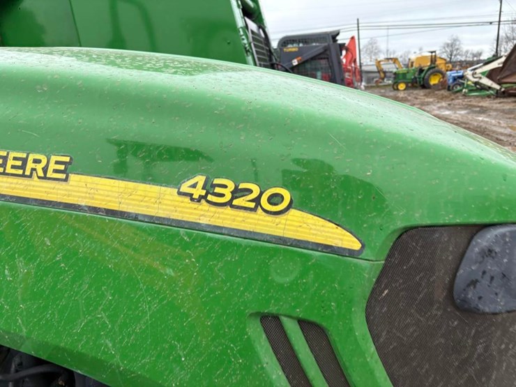 john-deere-4320-image-7
