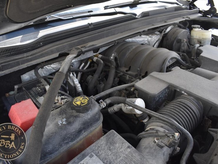 2015-chevrolet-tahoe-ltz-image-31