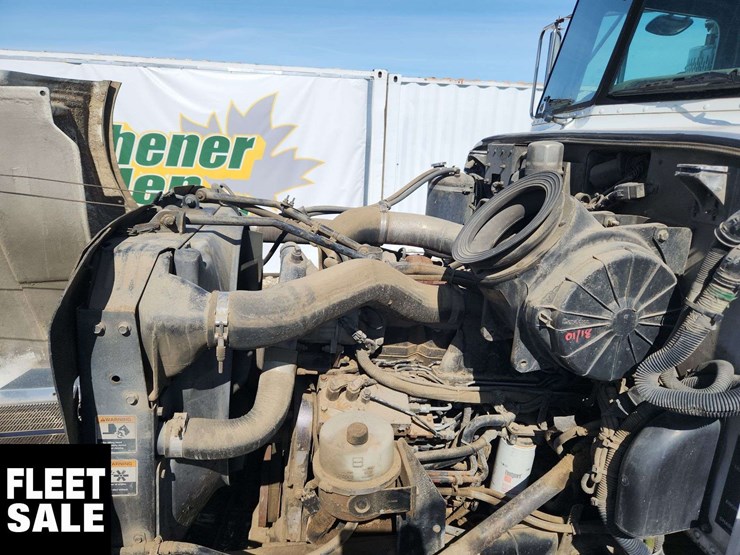 2004-peterbilt-330-image-25