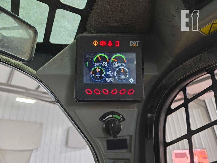 2021-caterpillar-242d3-image-21