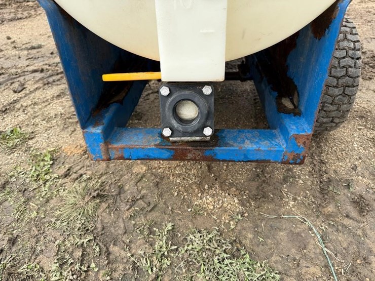 pull-behind-nurse-tank-image-5