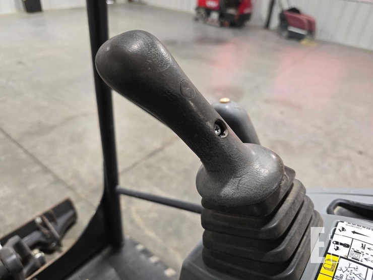 2022-bobcat-e20-image-21