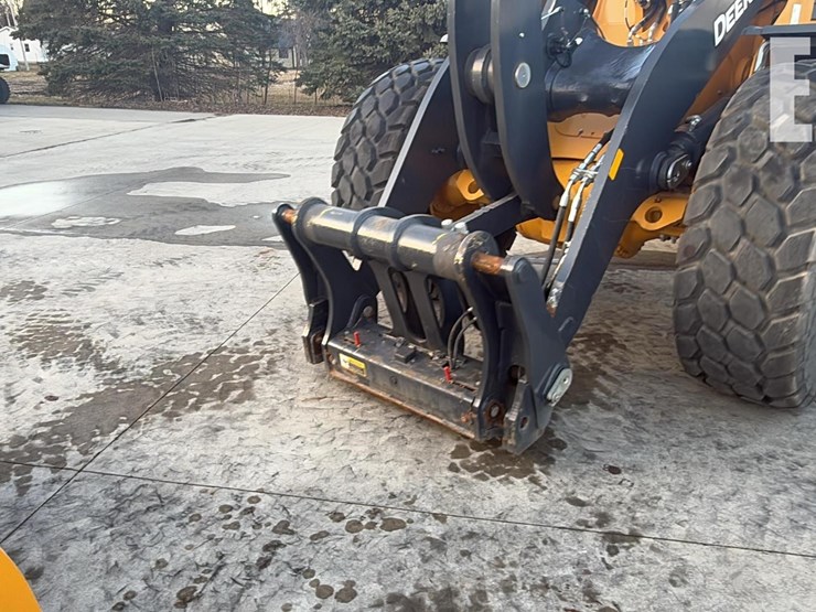 2024-deere-624-p-tier-image-15