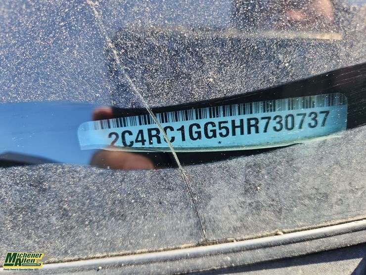 2017-chrysler-pacifica-image-5