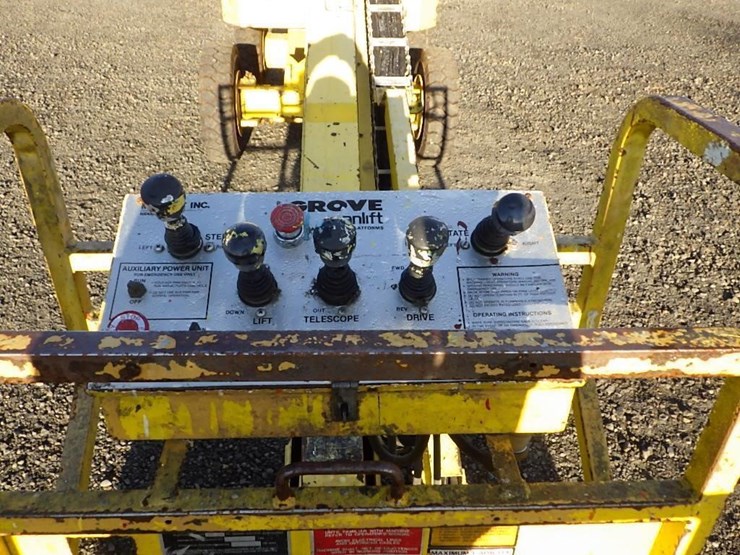 grove-telescopic-boom-lift-image-16