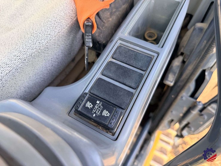 2019-deere-160g-lc-image-98