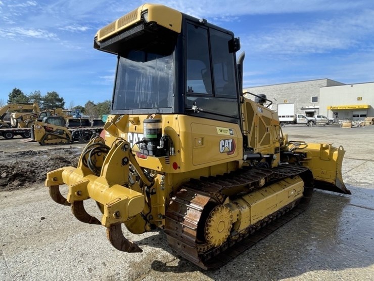 2021-caterpillar-d2-image-5