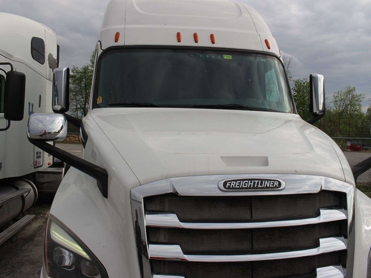 2019-freightliner-cascadia-126-image-32