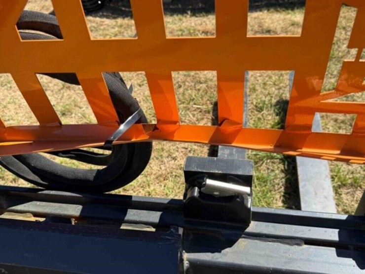 landhonor-skid-steer-hyd.-pallet-forks-image-5