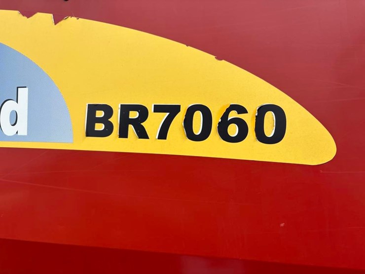 new-holland-br7060-image-7