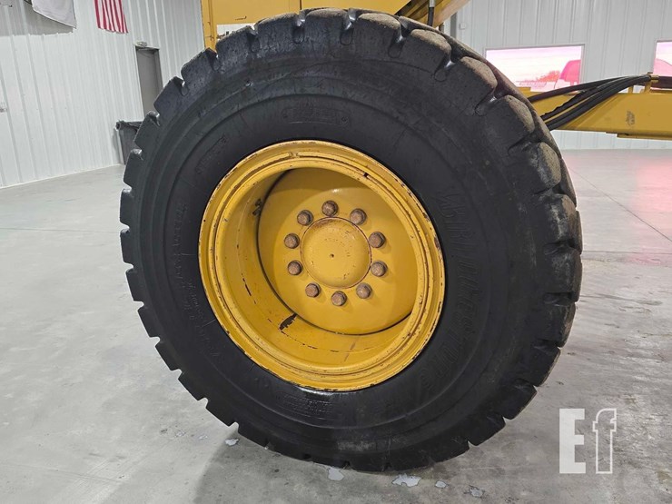 2012-caterpillar-140m2-image-26