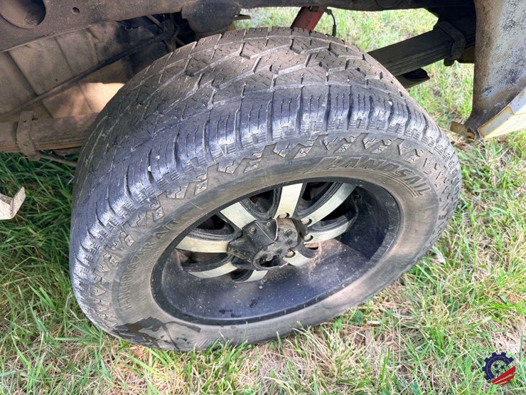 2012-chevrolet-silverado-2500hd-image-13