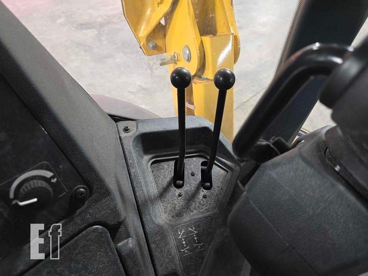 2023-deere-320-p-tier-image-22