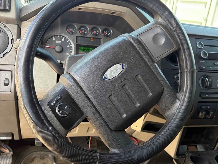 2010-ford-f350-xl-image-14