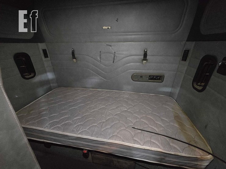 2010-mack-pinnacle-cxu613-image-16