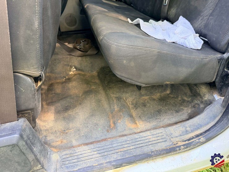 2012-chevrolet-silverado-2500hd-image-23