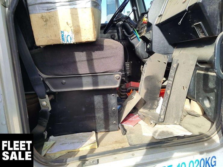 1999-peterbilt-357-image-14