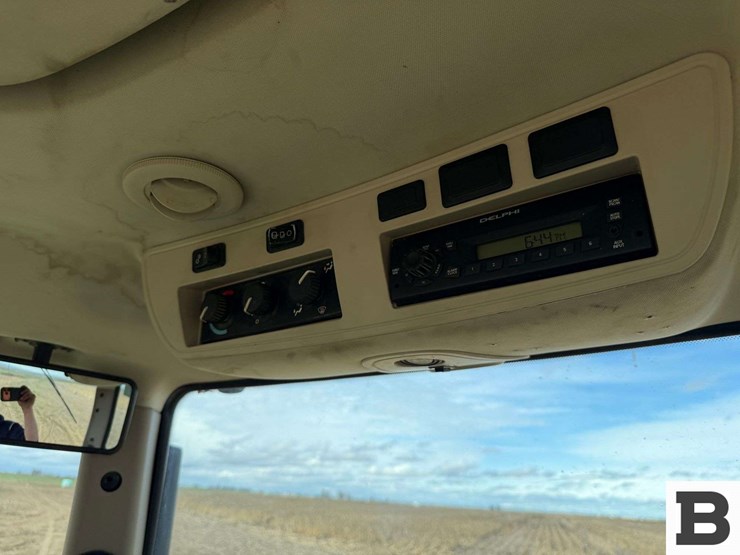 2014-john-deere-8295r-image-76