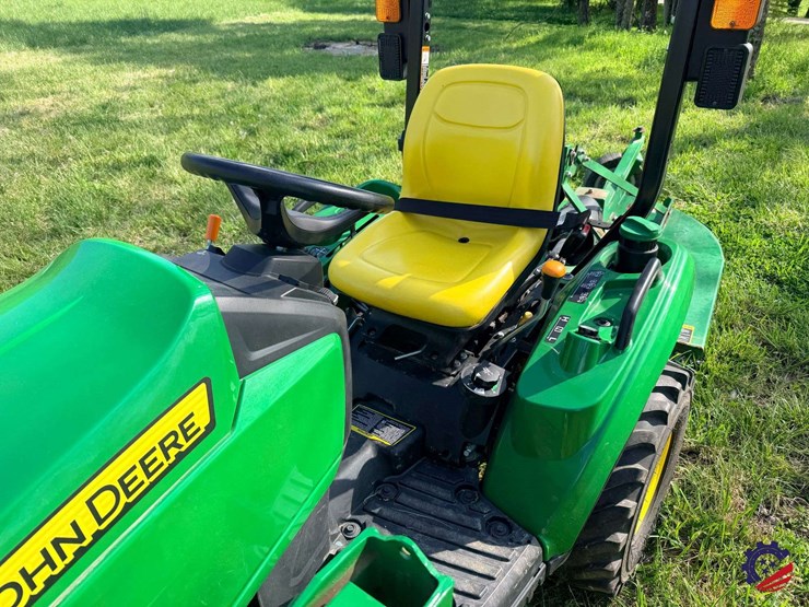 2025-john-deere-1023e-image-35