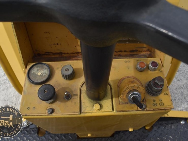 1999-caterpillar-cb-224c-image-23