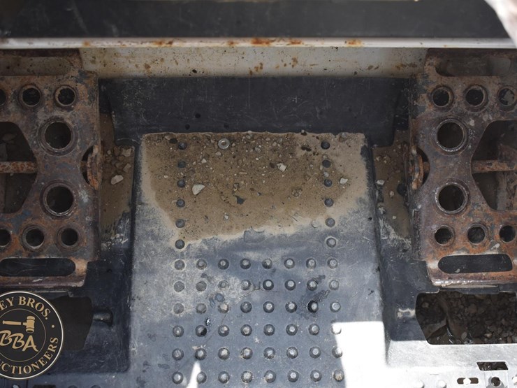 2016-bobcat-t590-image-42