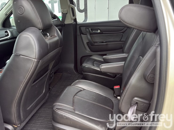 2013-chevrolet-traverse-image-13