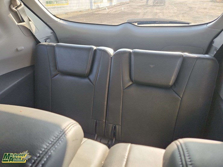 2011-subaru-tribeca-image-16