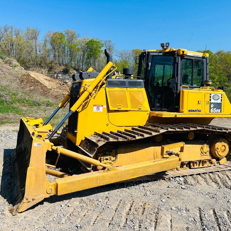 2022 KOMATSU D65PX-18