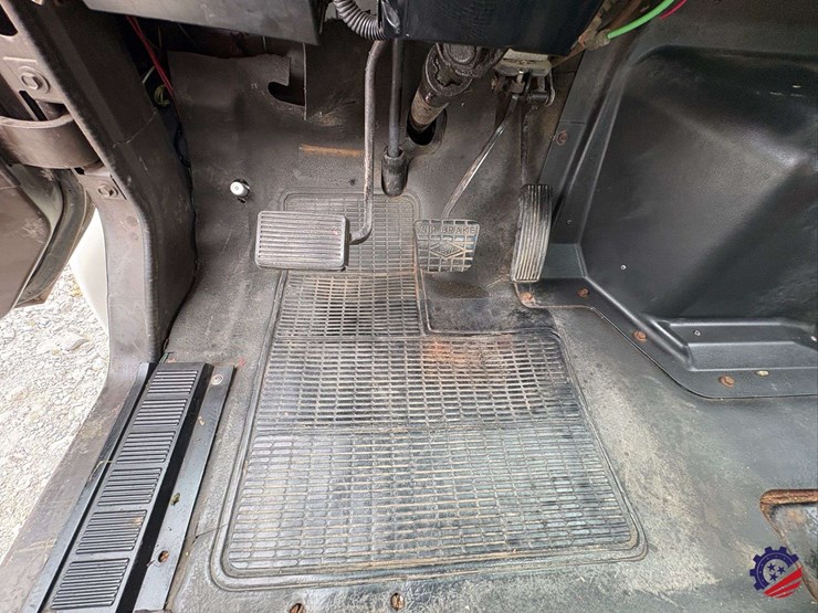 1993-international-4700-image-64