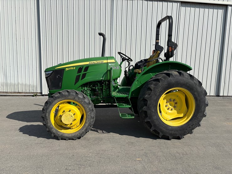 john-deere-5075e-image-1