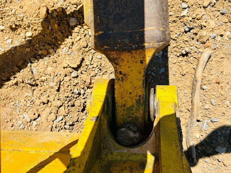 2023-komatsu-d65px-18-image-29