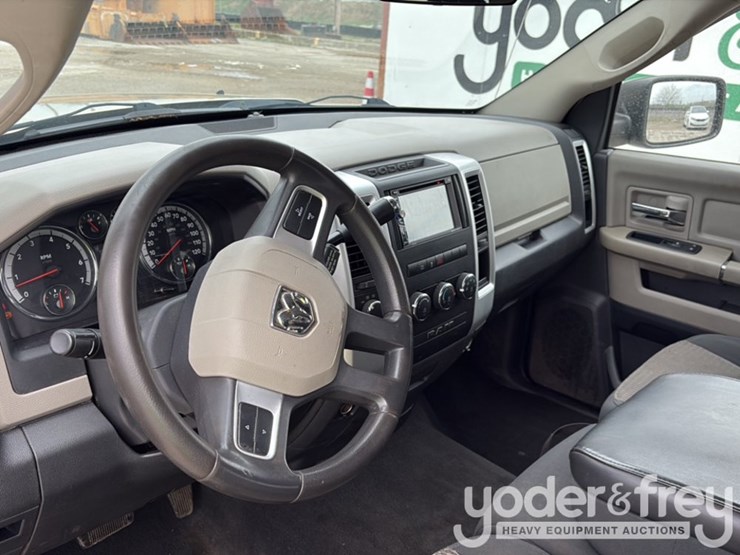 2011-dodge-ram-1500-image-37