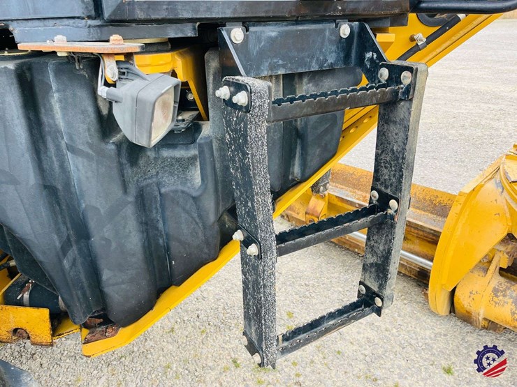 2010-caterpillar-120m-image-80