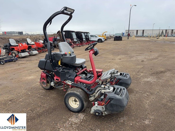 2015-toro-greensmaster-300-image-5