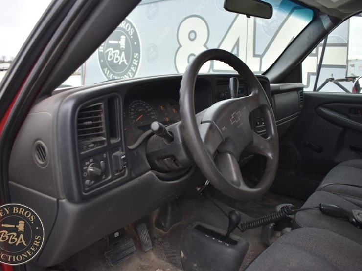 2003-chevrolet-3500-image-26