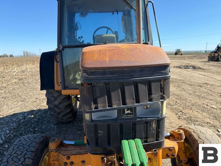 john-deere-tractor-image-9