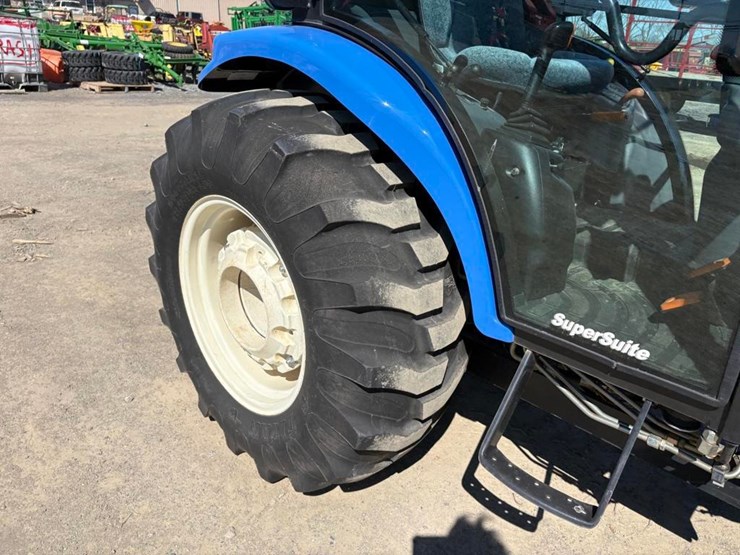 new-holland-t2320-image-7