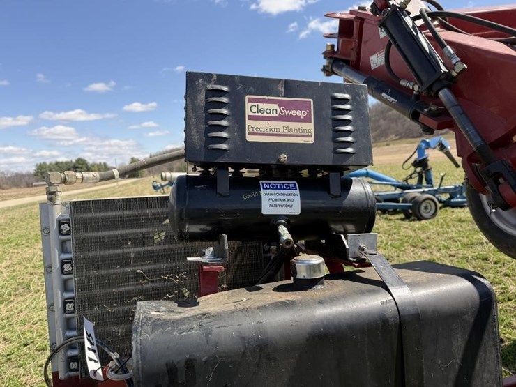 2008-case-ih-1200-image-21