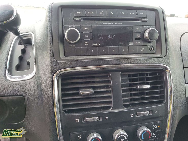 2012-dodge-grand-caravan-se-image-22