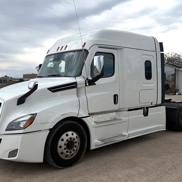 2021 FREIGHTLINER CASCADIA 126