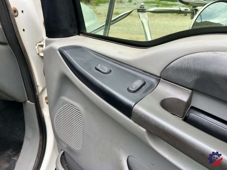 2006-ford-f750-image-61