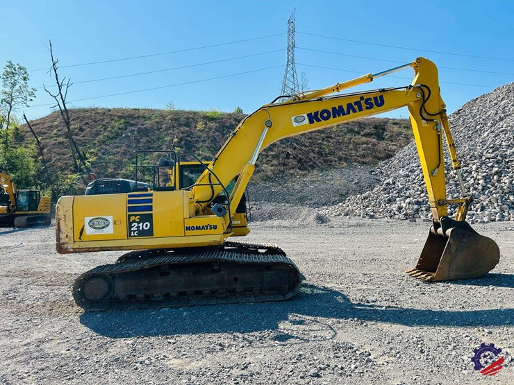 2015-komatsu-pc210-lc-image-6