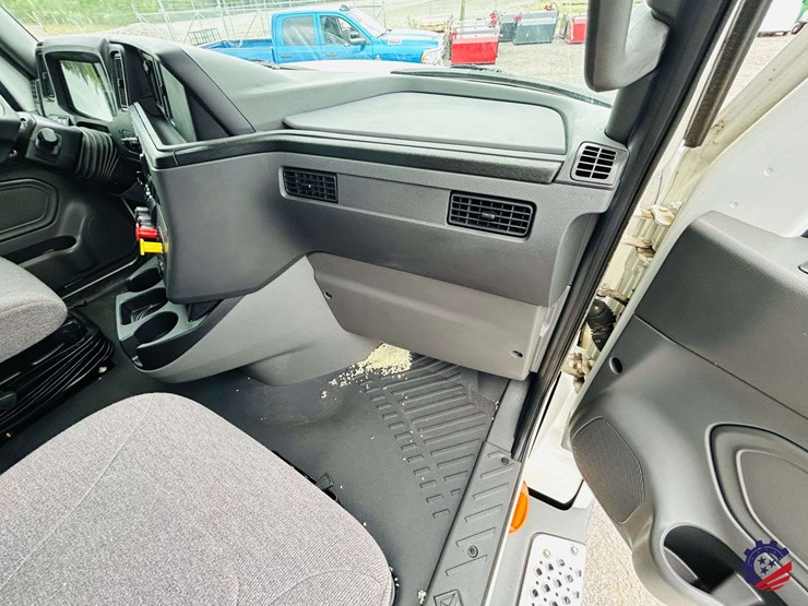 2024-international-lt62f-t/a-truck-tractor-image-112