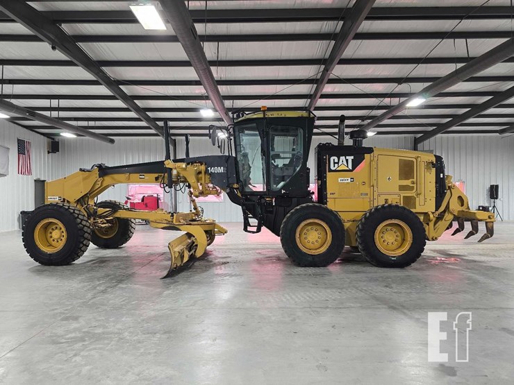 2012-caterpillar-140m2-image-5