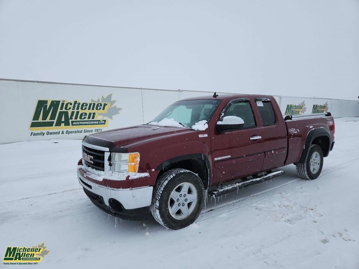 2013-gmc-sierra-1500-slt-image-1