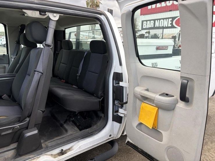 2012-gmc-sierra-2500-image-13