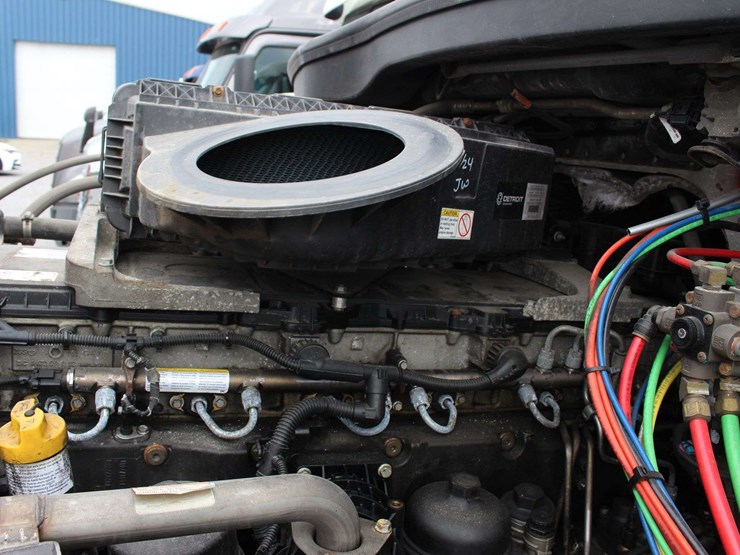 2019-freightliner-cascadia-126-image-18