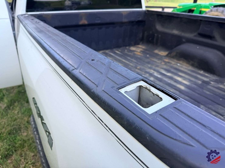 2012-chevrolet-silverado-2500hd-image-40