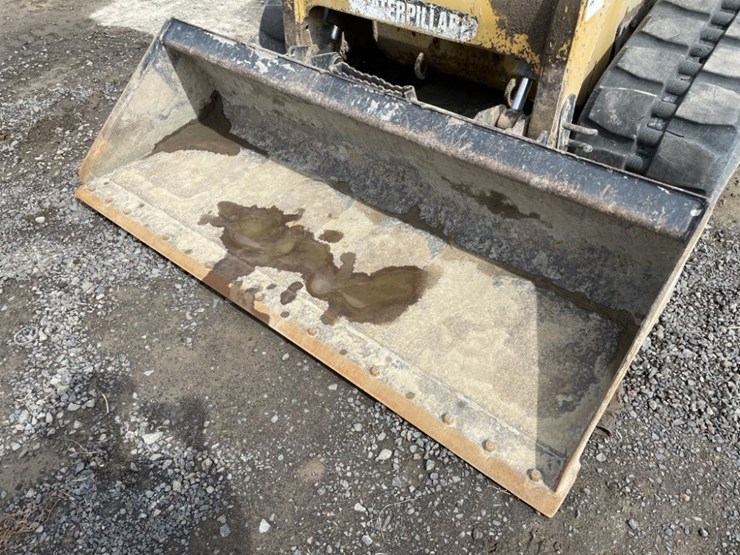 2012-caterpillar-279c2-image-16